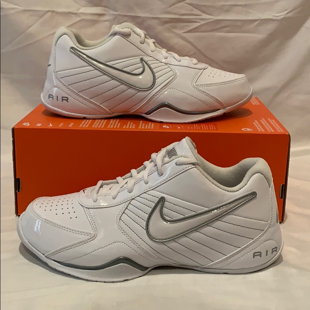 Nike Air Men’s Baseline Low Sneakers